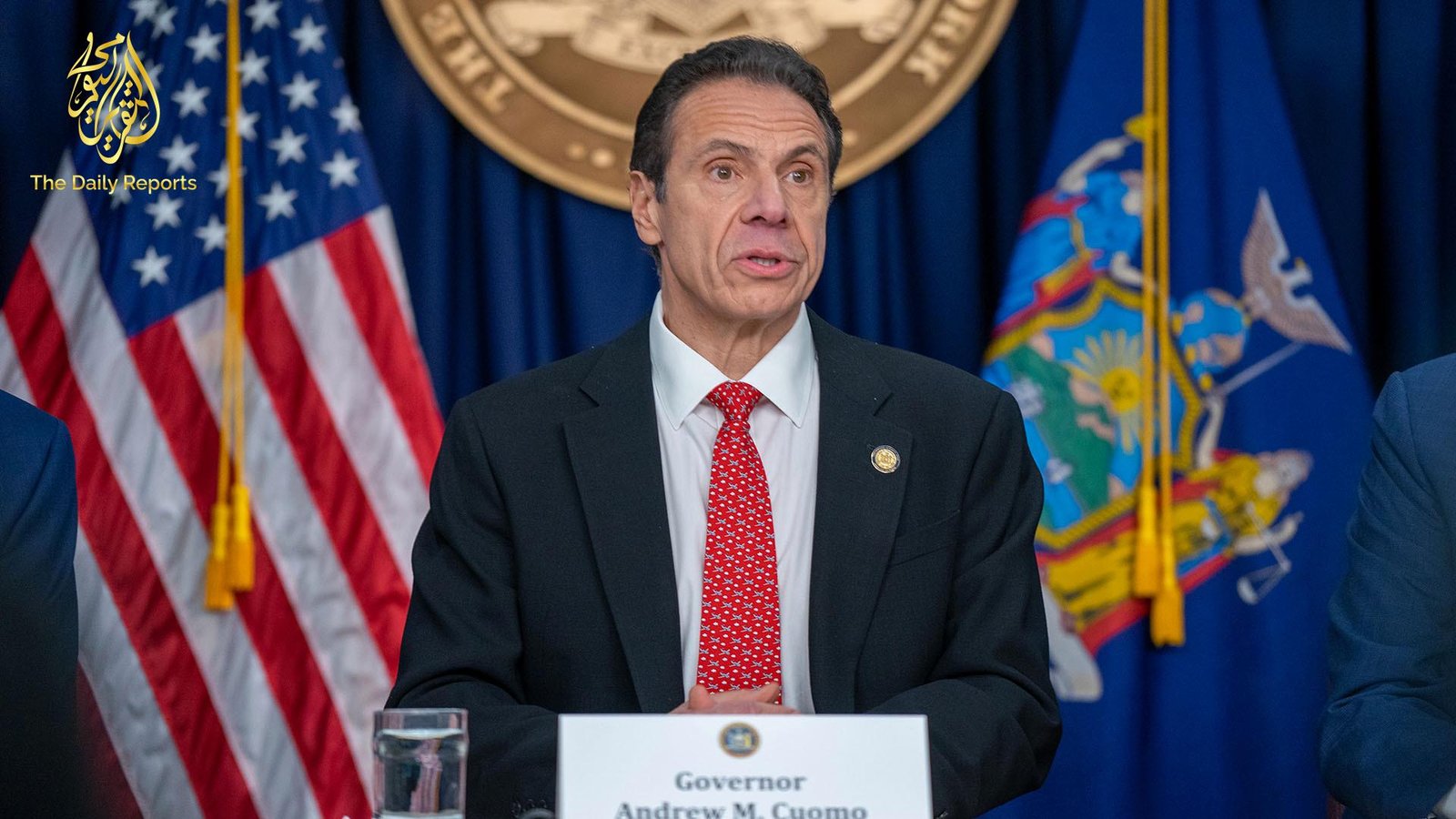 ظلَّ الحاكم كومو واضعا إصبعه بهدوء على زر “الإيقاف المؤقت” لنيويورك وسط جائحة كورونا