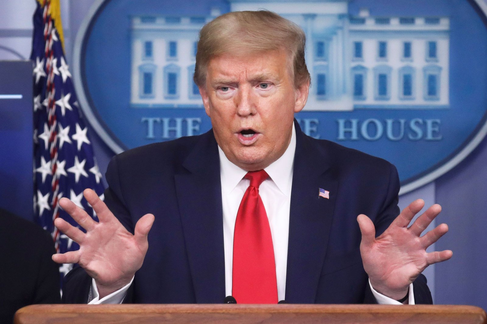 ترامب يفكر في استعادة جزئية للتمويل الأمريكي لمنظمة الصحة العالمية