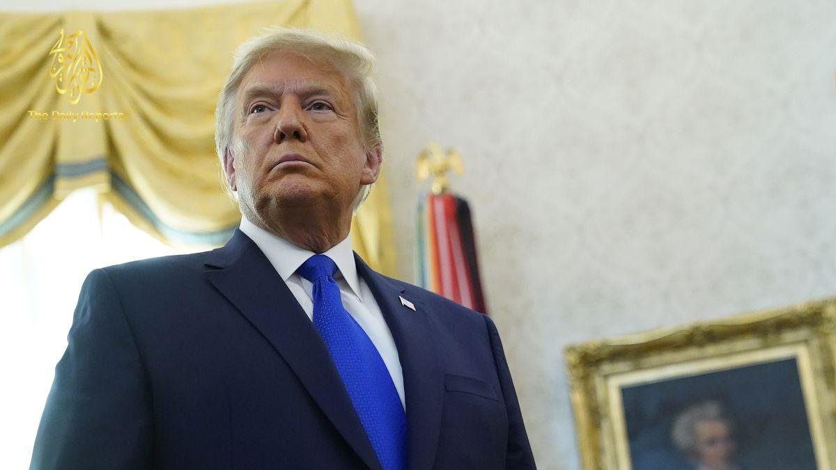 ترامب يصدر عفوًا عن 15 شخصا ، بينهم اثنان أدينا في تحقيق مولر