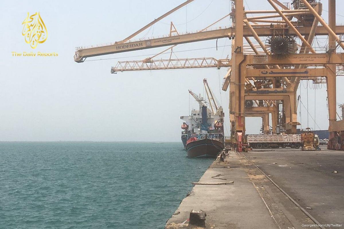 الحكومة اليمنية تقول إن الحوثيين منعوا سفينة إغاثة من إفراغ حمولتها