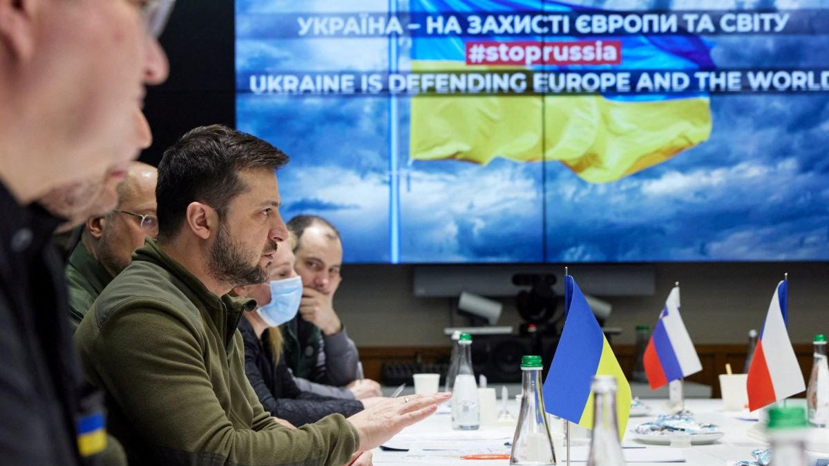 روسيا وأوكرانيا يعدان مسودة خطة سلام