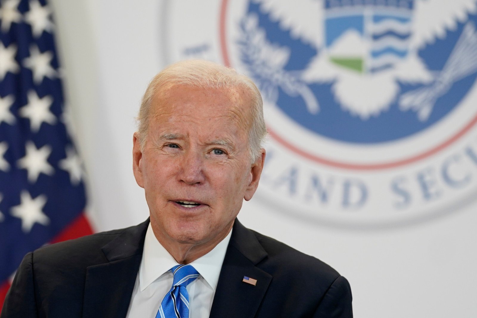 بايدن يشيد بدفعة لابيد ”الشجاعة” لإقامة دولتين