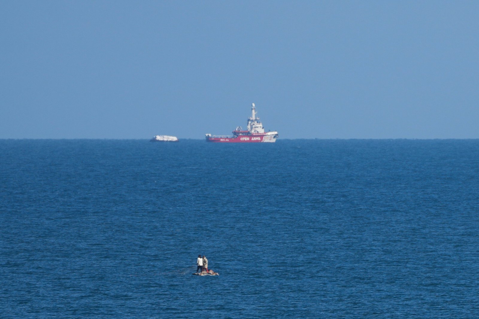 وصول أول سفينة إلى غزة محملة بـ 200 طن من المساعدات عبر الطريق البحري الجديد