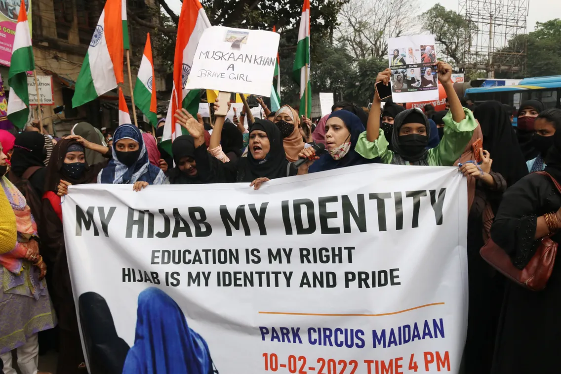 Inde : Tensions autour de l’interdiction du voile dans les lycées