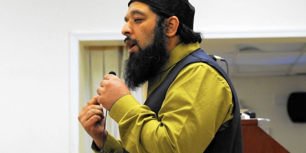 Sheikh Omar Baloch Warns Muslims to Arm Themselves