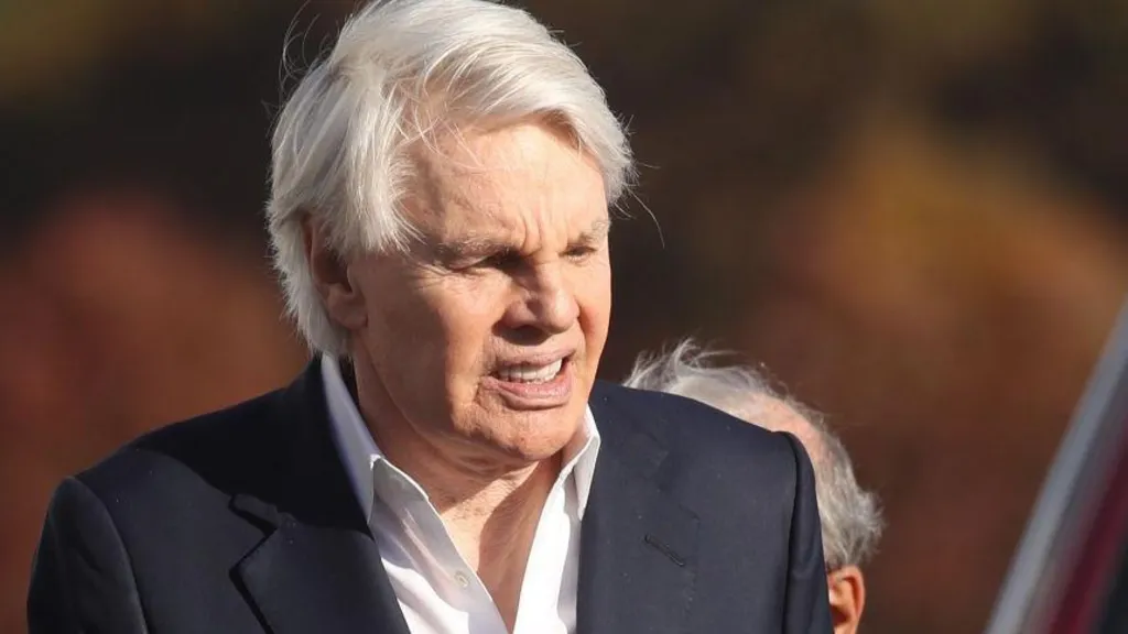 Former Abercrombie CEO Fit for Trial Former Abercrombie CEO Fit for Trial