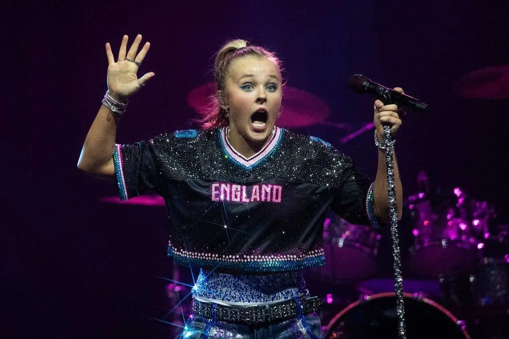 JoJo Siwa Shares Sweet Moments With Chris Hughes JoJo Siwa Shares Sweet Moments With Chris Hughes