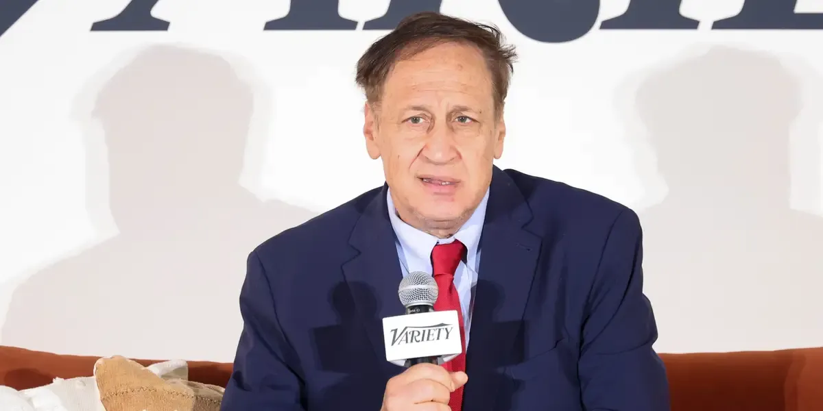 AMC CEO Criticizes Robinhood Over Stock Trading AMC CEO Criticizes Robinhood Over Stock Trading