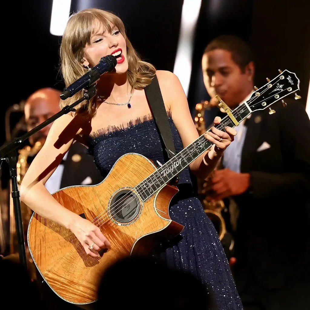 Taylor Swift Performs at Academy Museum Gala